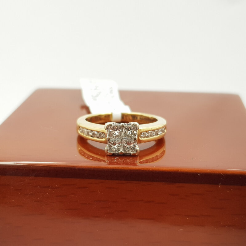 18ct Yellow Gold 0.75CT TDW Princess Cluster Diamond Ring Val $3750 Size K #55674