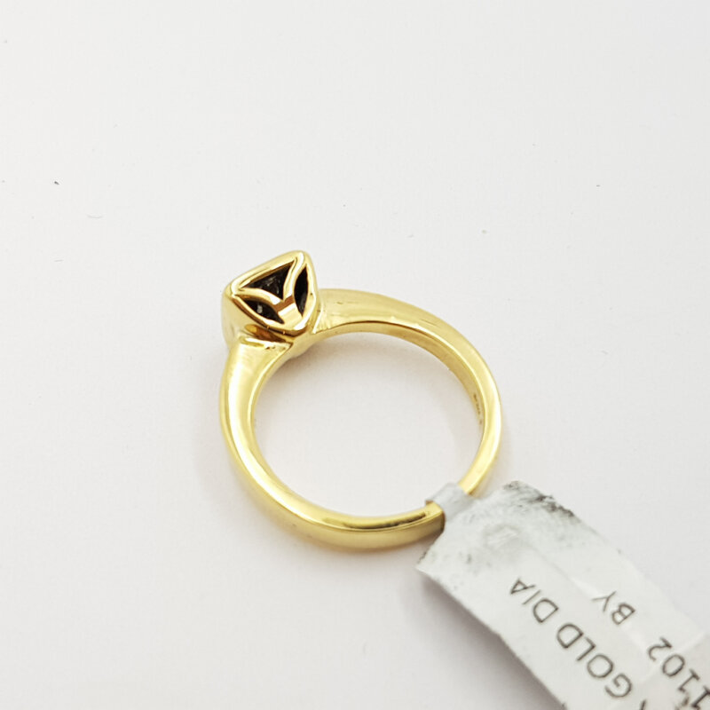 18ct Yellow Gold Princess Cluster Diamond Ring Size I 750 #57131