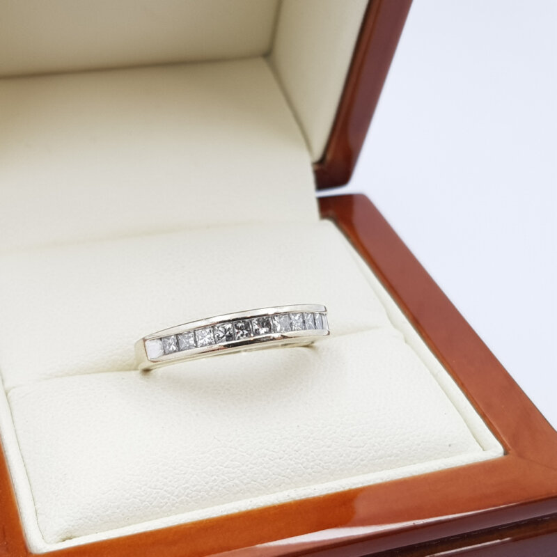 14ct White Gold Diamond Eternity Ring TDW 0.5ct Size J #59115