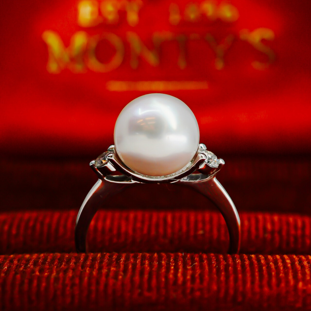 18ct White Gold South Sea Pearl & Diamond Ring Val $2420 Size J 1/2 #47799 18ct White Gold South Sea Pearl & Diamond Ring Val $2420 Size J 1/2 #47799 - Image 11