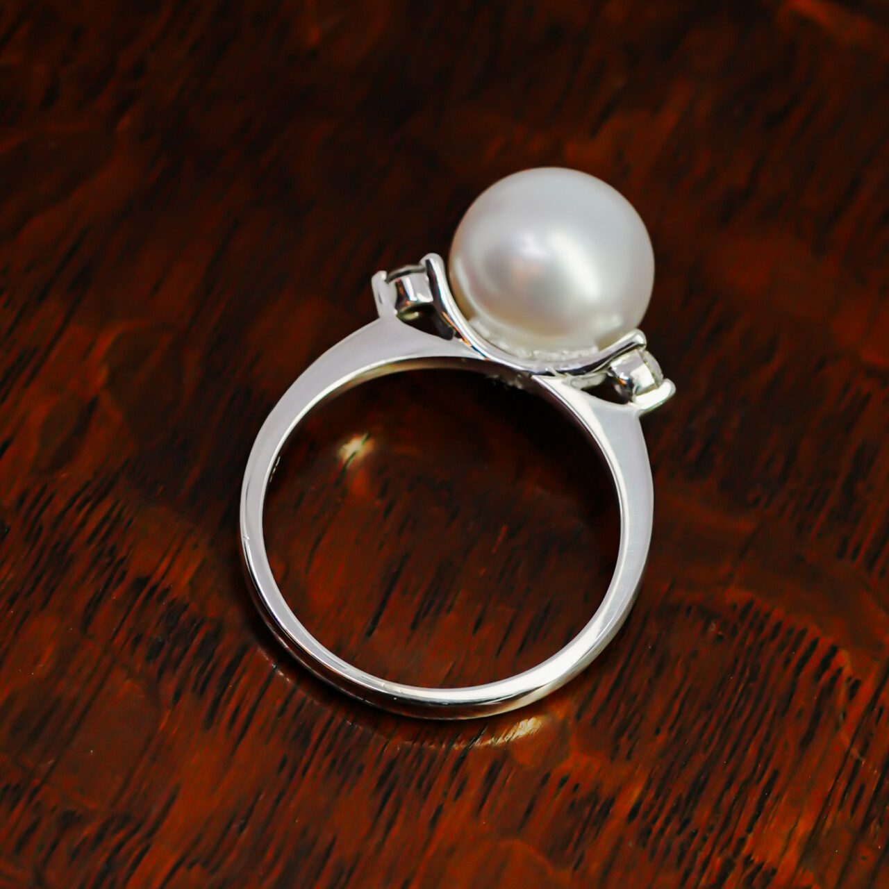 18ct White Gold South Sea Pearl & Diamond Ring Val $2420 Size J 1/2 #47799 18ct White Gold South Sea Pearl & Diamond Ring Val $2420 Size J 1/2 #47799 - Image 4