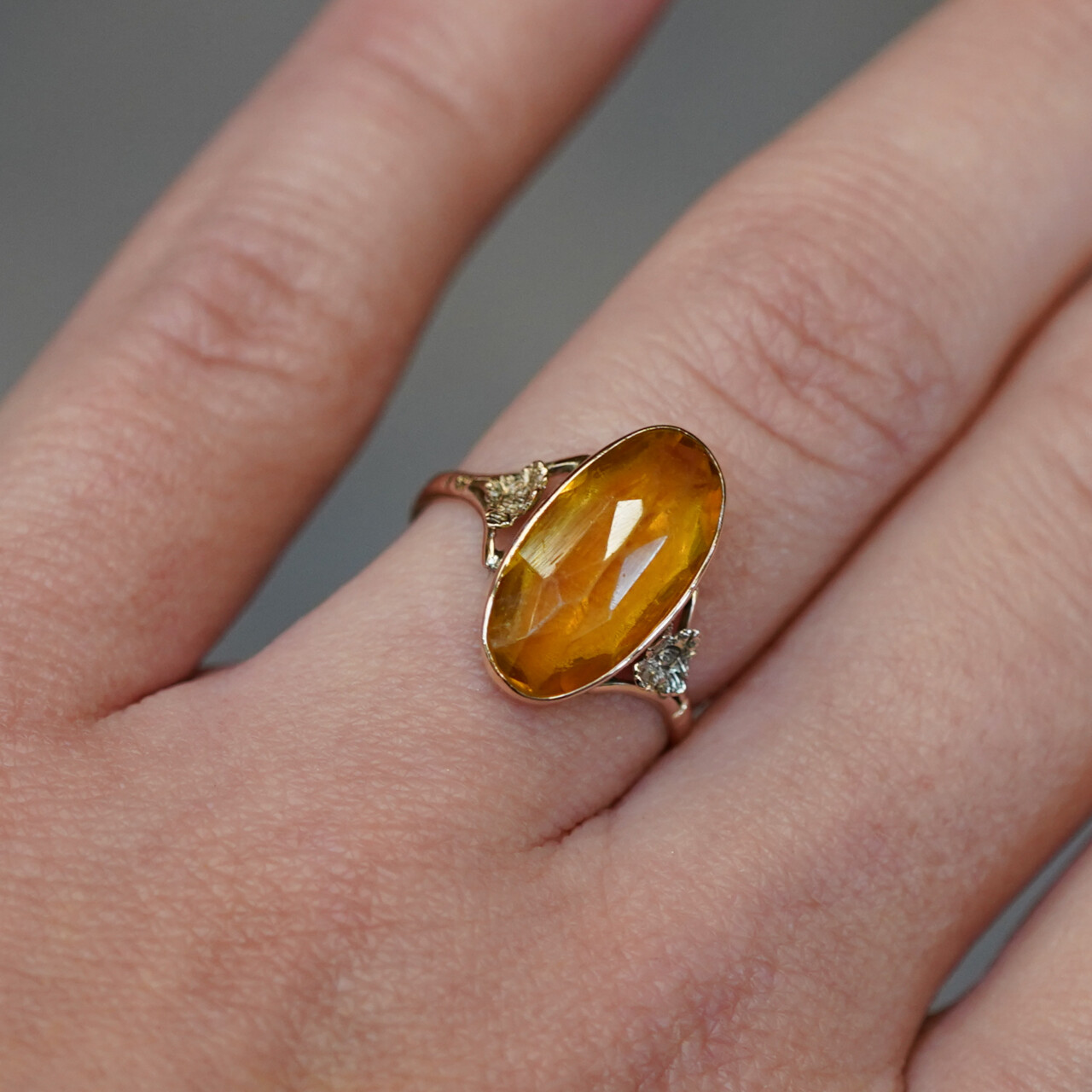 Vintage 9ct Rose Gold Citrine Ring with Floral Detail – Size N #190226 Vintage 9ct Rose Gold Citrine Ring with Floral Detail – Size N #190226 - Image 4