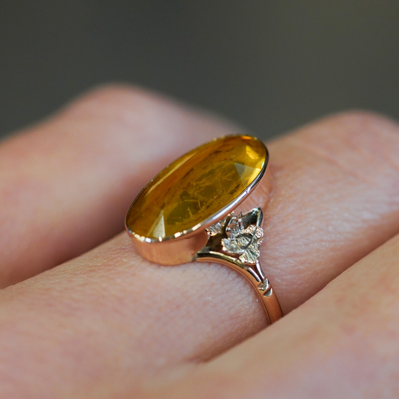 Vintage 9ct Rose Gold Citrine Ring with Floral Detail – Size N #190226 Vintage 9ct Rose Gold Citrine Ring with Floral Detail – Size N #190226 - Image 3