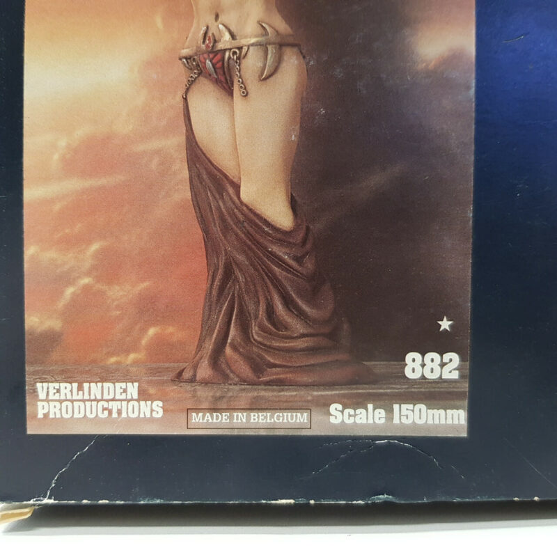 VERLINDEN PRODUCTIONS MODEL KIT 882 URSONA HIGH PRIESTESS OF ZARLON #44257