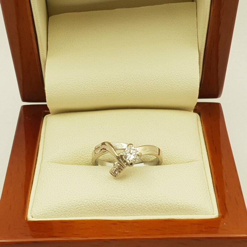 18ct White Gold Diamond Vintage Dress Ring Size K1/2#5288