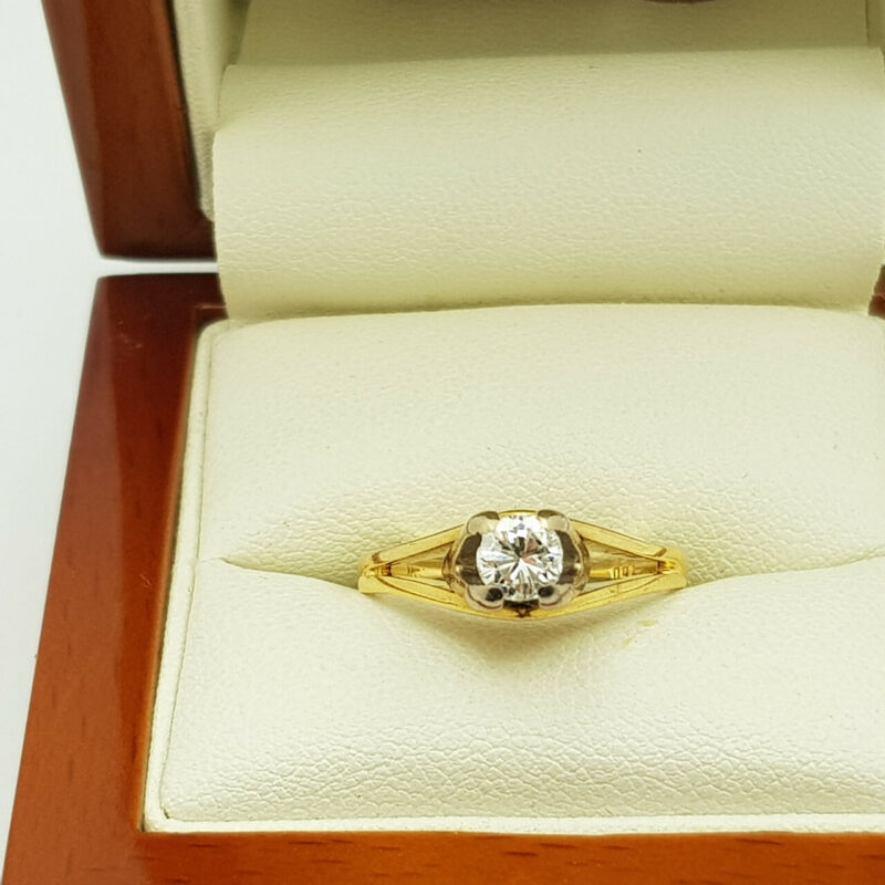 18CT 4.2GR YELLOW GOLD 0.35CT SOLITAIRE DIAMOND RING VAL $2600 SIZE L #4530