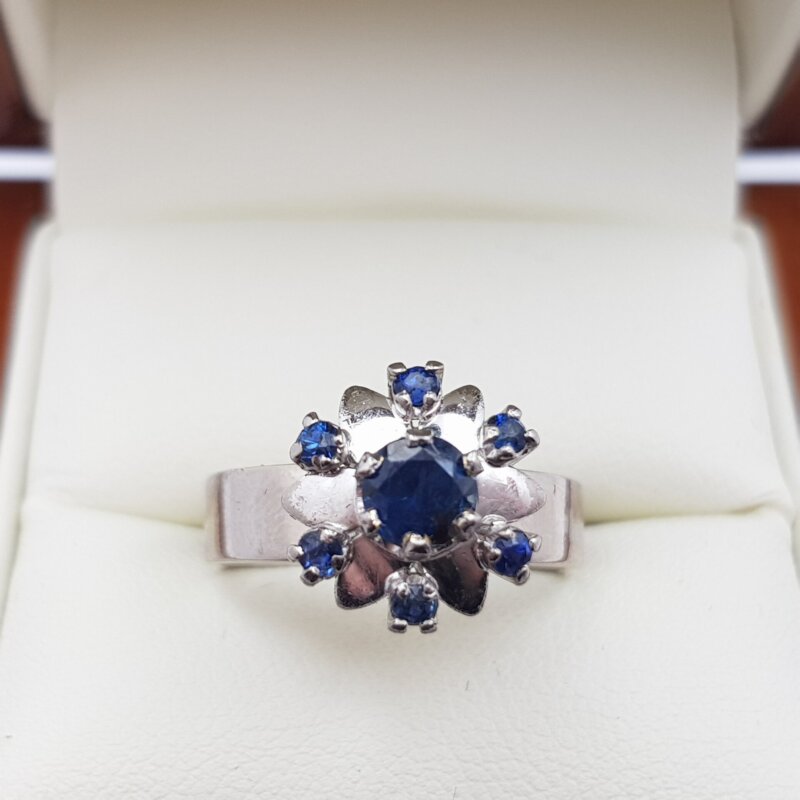 18ct White Gold Natural Sapphire Cocktail Ring Size N #000252