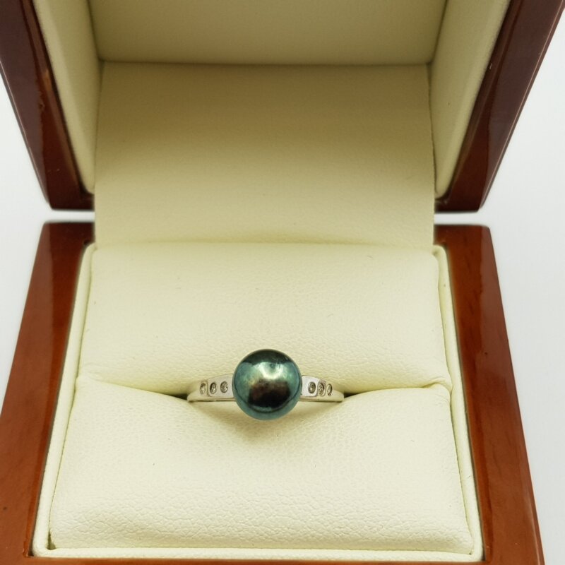 18ct White Gold Pearl & Diamond Ring Size L #48273