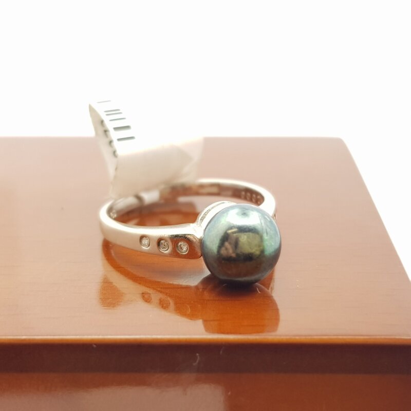 18ct White Gold Pearl & Diamond Ring Size L #48273