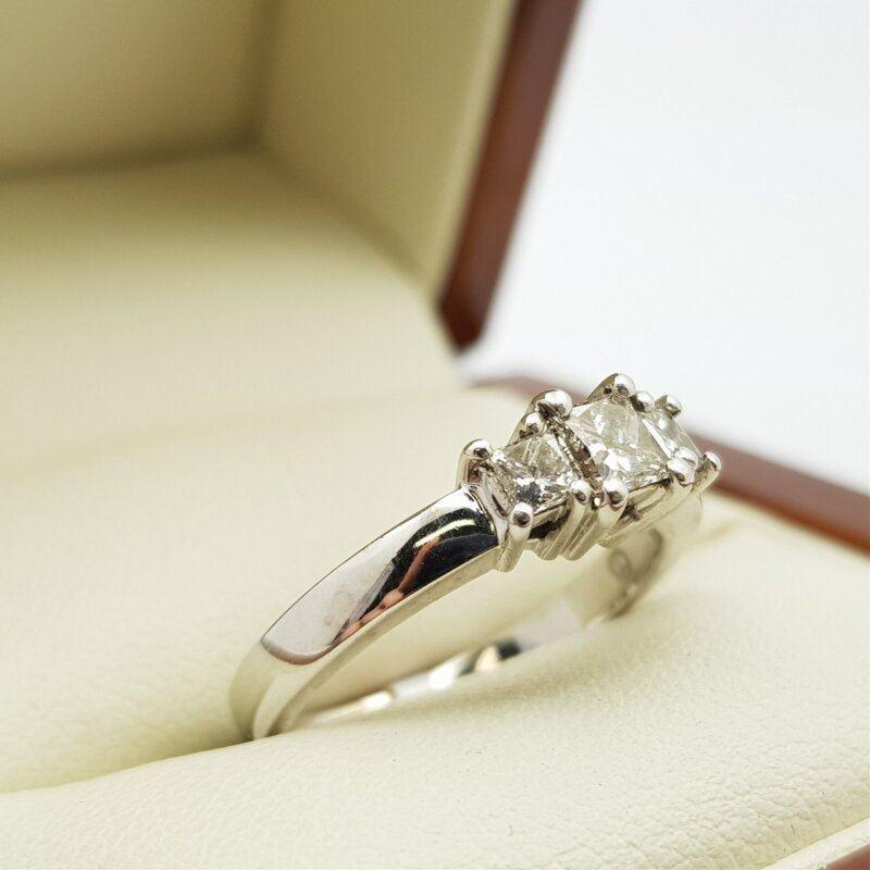 18ct White Gold Trilogy Diamond Ring 0.4ct Val $4100 Size N #48800