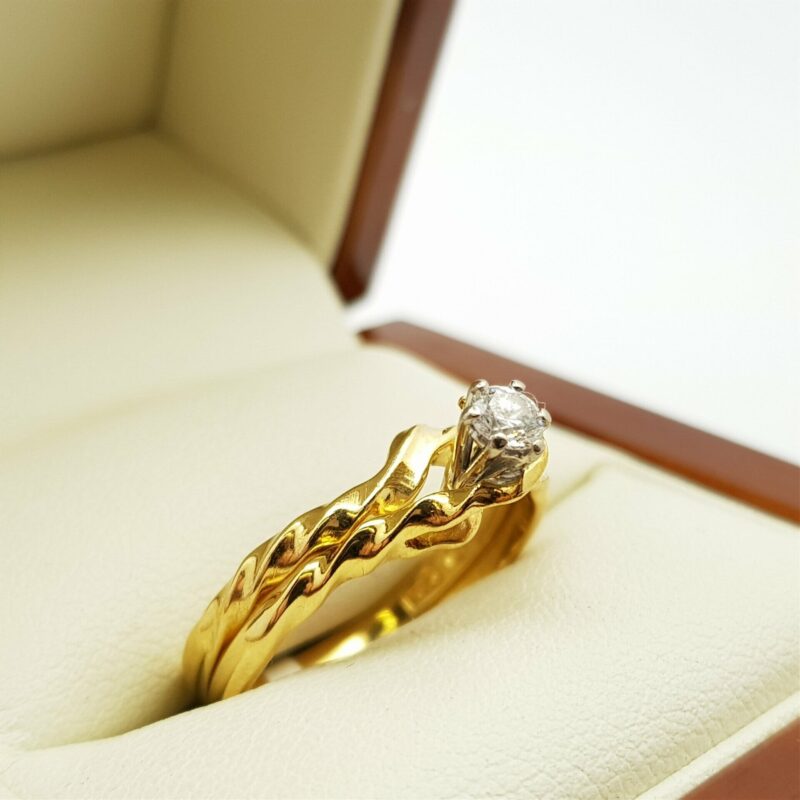 18ct Yellow Gold Solitaire Diamond Bridal Ring Set Val $3450 Size S #40930