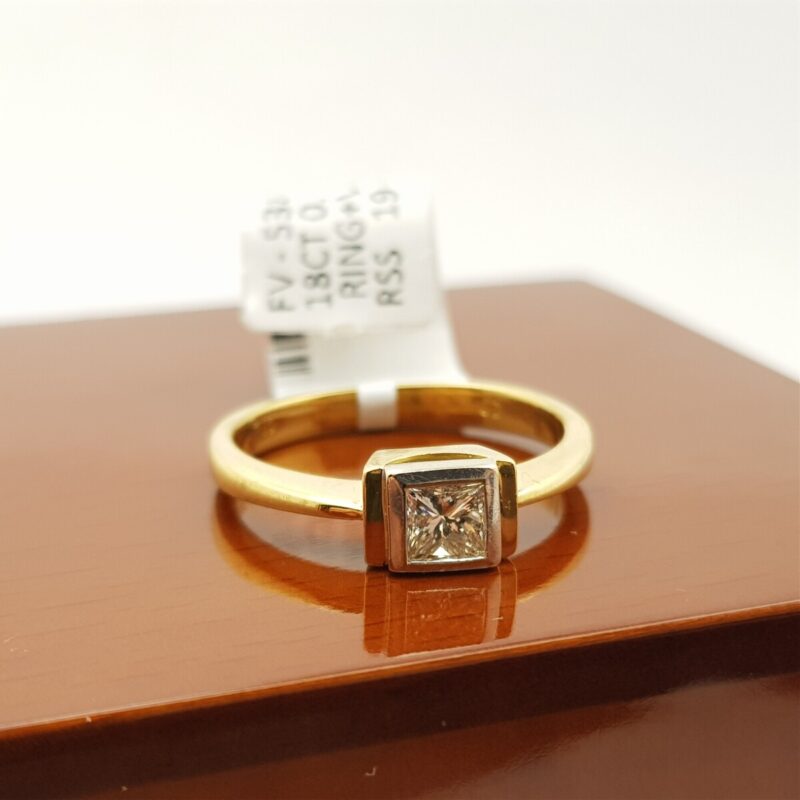 18ct 2-Tone Gold Princess Solitaire Diamond Ring Size K Val $2595 #5387-1