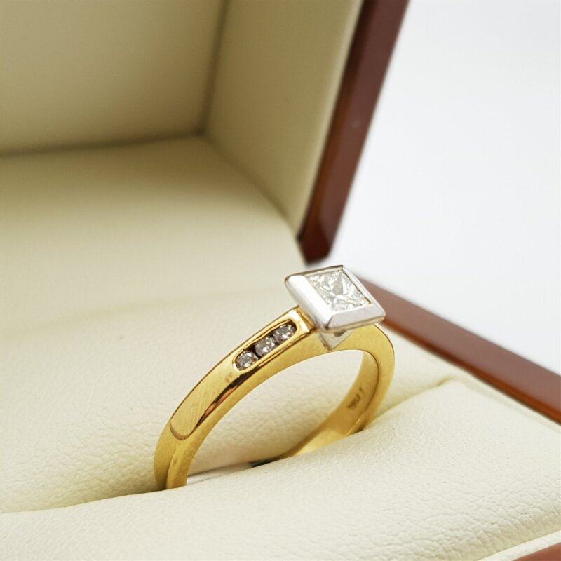 18ct 2 Tone Gold 0.42ct TDW Princess Cut Diamond Ring Val $3100 Size M #505170