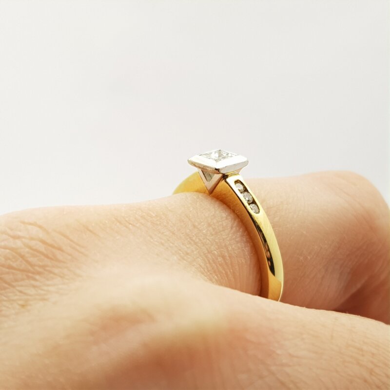 18ct 2 Tone Gold 0.42ct TDW Princess Cut Diamond Ring Val $3100 Size M #505170