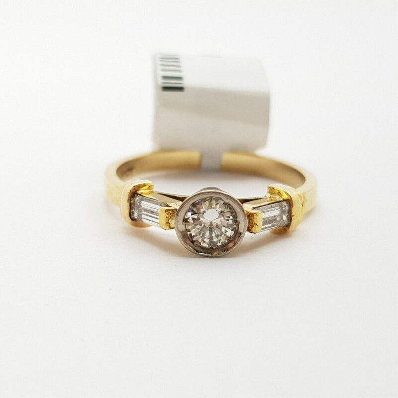 18ct Gold 0.50ct TDW Baguette & Round Diamond Ring Val $4900 Size O #4716
