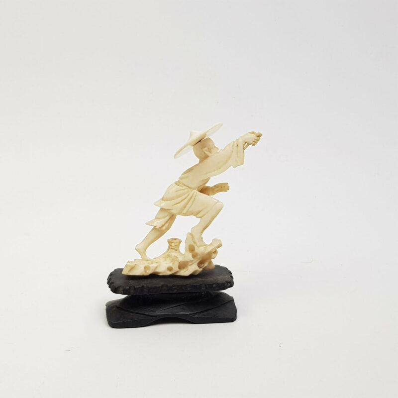 BONE CARVING STATUE OF A MAN (AS IS) #46400