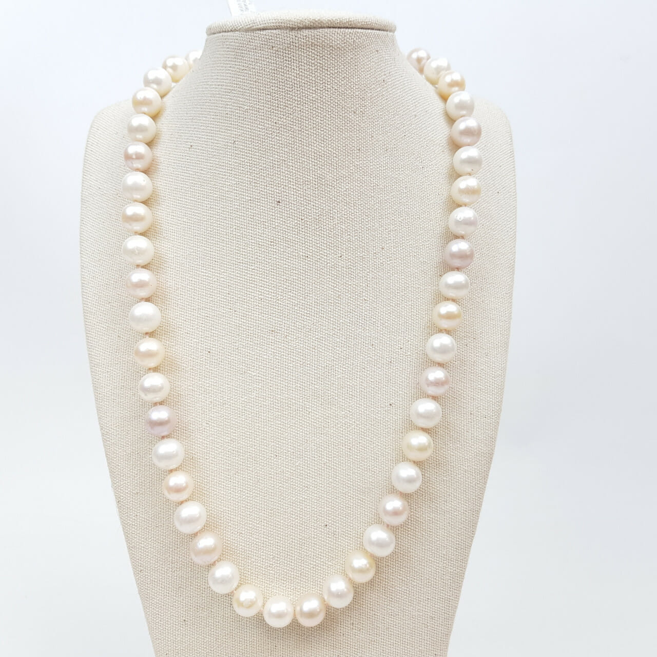 FRESHWATER PEARL NECKLACE WITH SILVER CLASP #39674