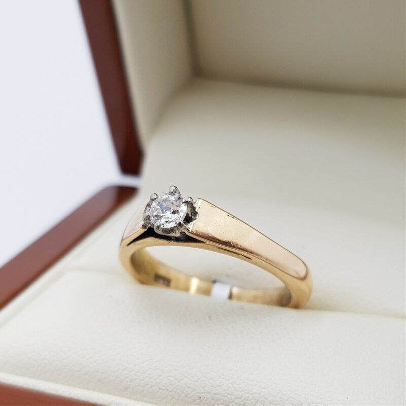 18CT 5.1GR YELLOW GOLD 0.18CT DIAMOND RING VAL $3450 SIZE N #5317