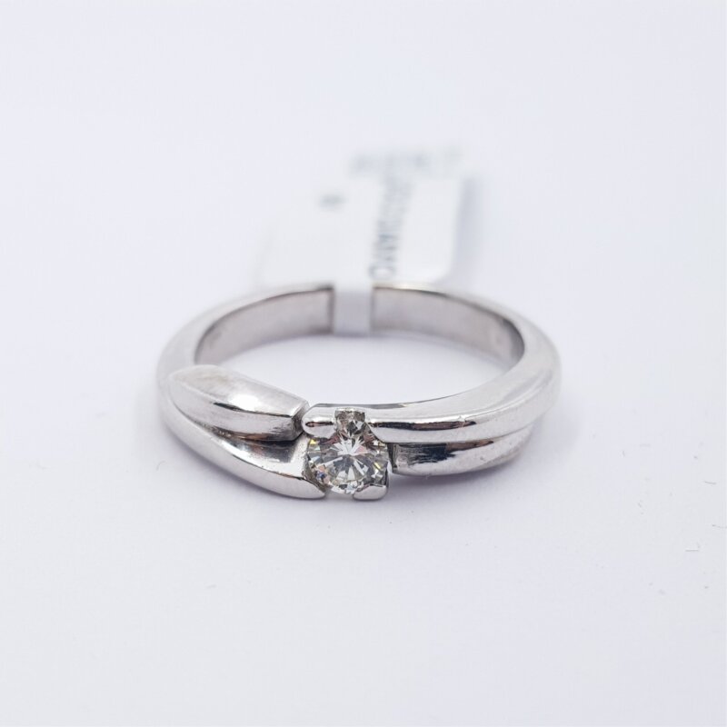 18ct White Gold Solitaire Diamond Ring Size J 1/2 #1809059