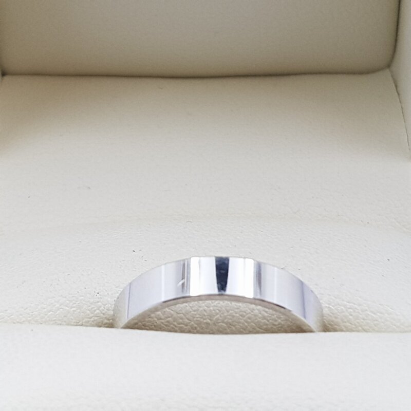 18ct White Gold Wedding Band Ring Size L 1/2 #17638