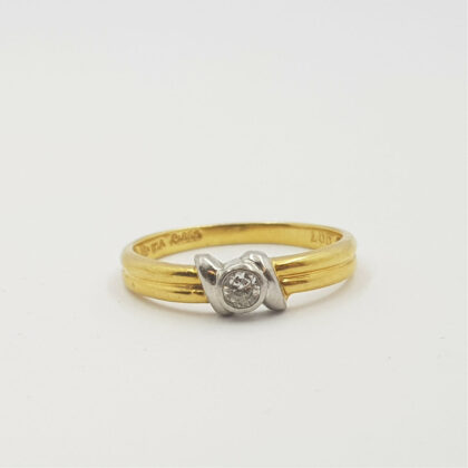 18CT 2.1GR YELLOW GOLD DIAMOND RING SIZE L #36340