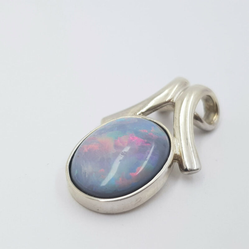 18CT 4.3GR WHITE GOLD AUSTRALIAN OPAL PENDANT VAL $7450 #52949