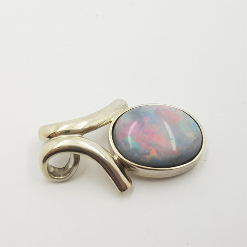 18CT 4.3GR WHITE GOLD AUSTRALIAN OPAL PENDANT VAL $7450 #52949