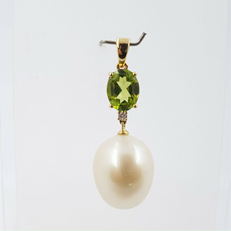 *NEW* 18CT PERIDOT DIAMOND & PEARL PENDANT VAL $2500 #51785