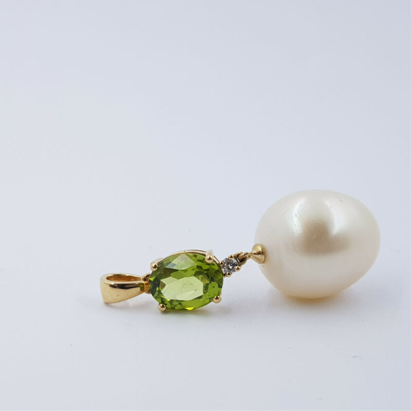 *New* 18ct Yellow Gold Peridot Diamond & Pearl Pendant Val $2500 #51785