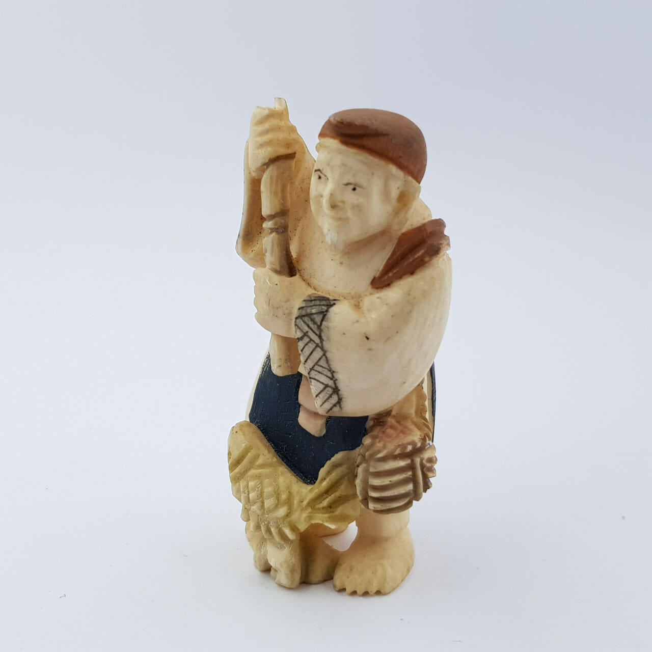 Antique Beautiful Japanese Signed Hand Carved Netsuke Fisherman #47193 ANTIQUE BEAUTIFUL JAPANESE SIGNED HAND CARVED NETSUKE FISHERMAN#47193