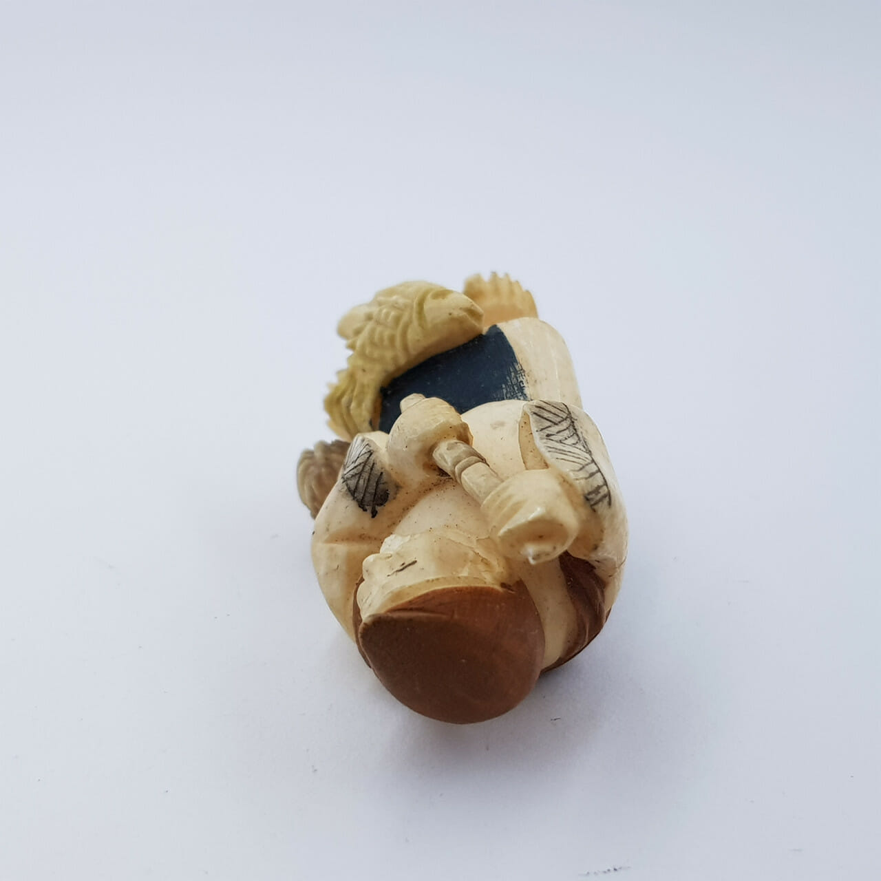 Antique Beautiful Japanese Signed Hand Carved Netsuke Fisherman #47193 ANTIQUE BEAUTIFUL JAPANESE SIGNED HAND CARVED NETSUKE FISHERMAN#47193