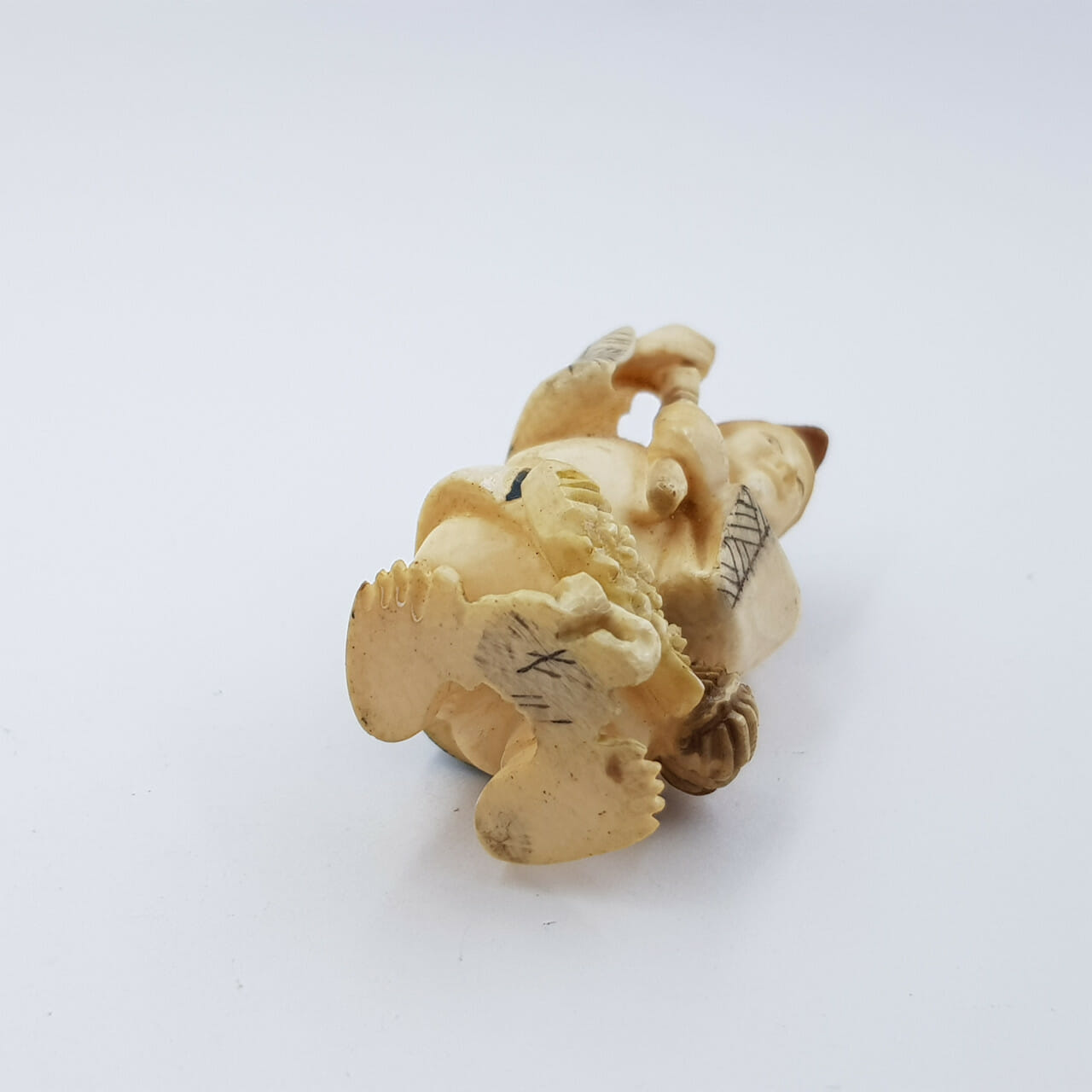 Antique Beautiful Japanese Signed Hand Carved Netsuke Fisherman #47193 ANTIQUE BEAUTIFUL JAPANESE SIGNED HAND CARVED NETSUKE FISHERMAN#47193