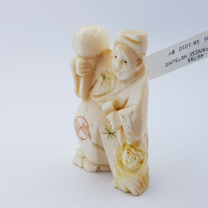 ANTIQUE BEAUTIFUL JAPANESE SIGNED HAND CARVED NETSUKE MAN & MONKEY#46793