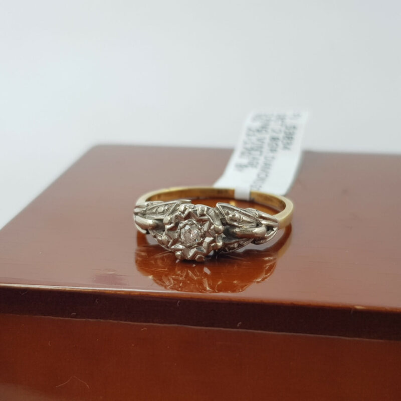 18CT VINTAGE TWO TONE GOLD DIAMOND FLOWER SETTING RING SIZE O #53834