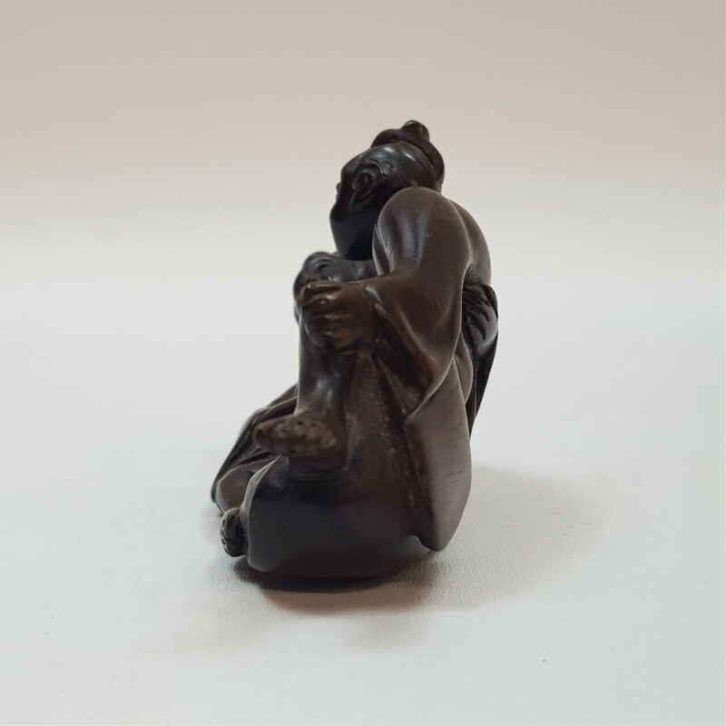 TIMBER CARVED JAPANESE NETSUKE FIGURINE #48196