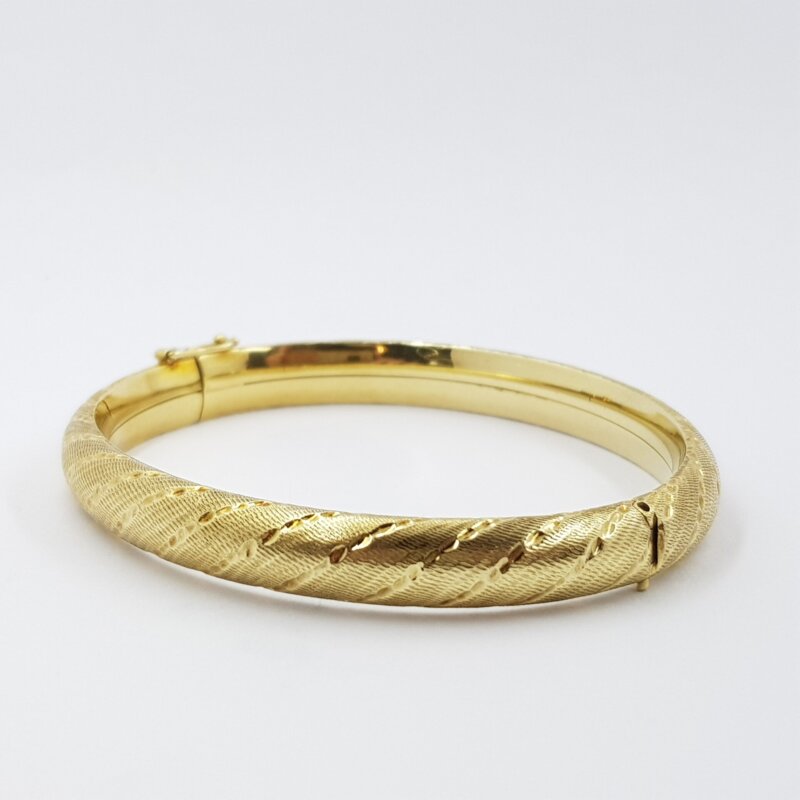 14ct Yellow Gold Oval Hinged Bangle #38429