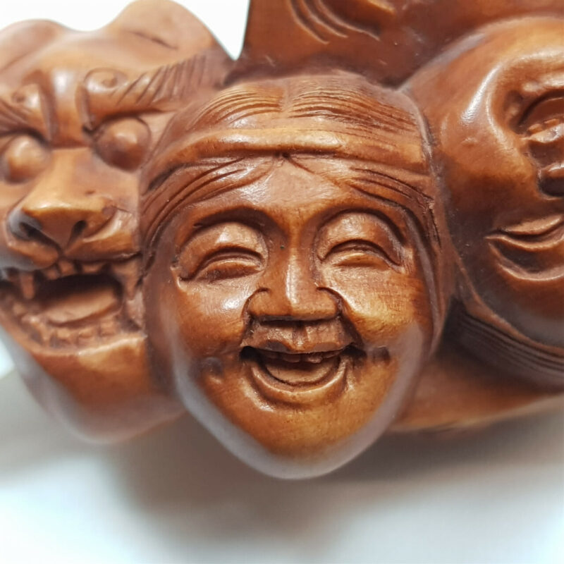 VINTAGE BEAUTIFUL JAPANESE HAND CARVED WOOD NETSUKE NOH MASKS #46757