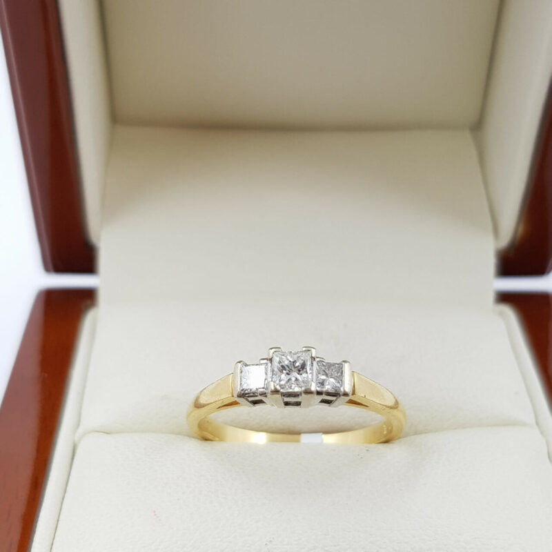 18CT TWO TONE GOLD 0.32CT TDW PRINCESS DIAMOND RING VAL $2175 SIZE M #54029