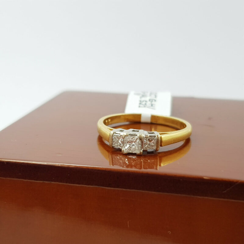 18CT TWO TONE GOLD 0.32CT TDW PRINCESS DIAMOND RING VAL $2175 SIZE M #54029