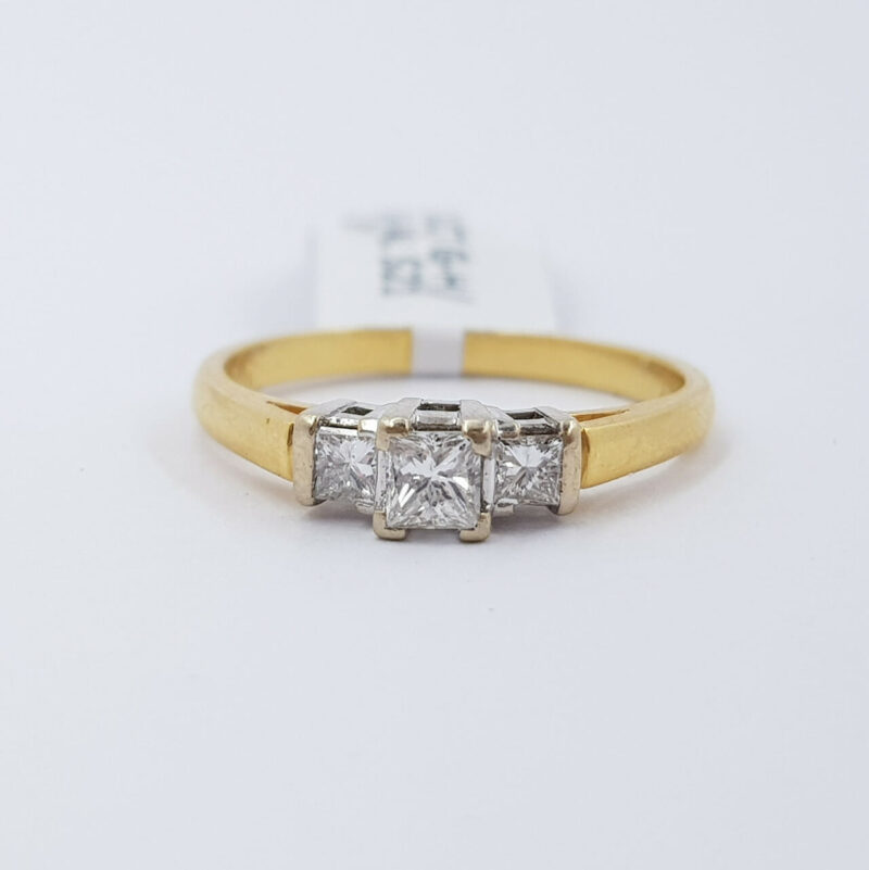 18CT TWO TONE GOLD 0.32CT TDW PRINCESS DIAMOND RING VAL $2175 SIZE M #54029