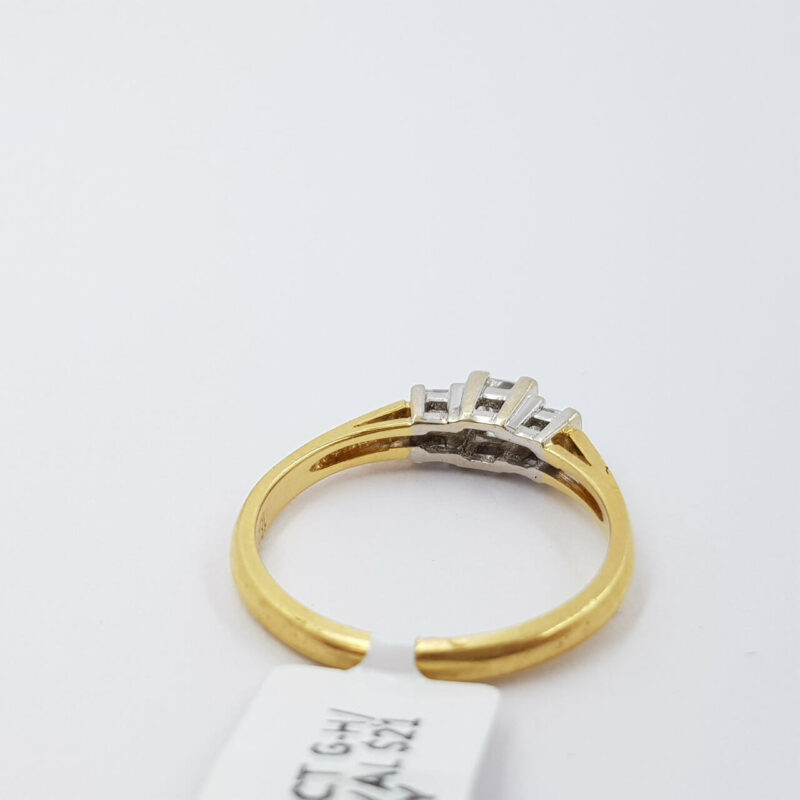 18CT TWO TONE GOLD 0.32CT TDW PRINCESS DIAMOND RING VAL $2175 SIZE M #54029