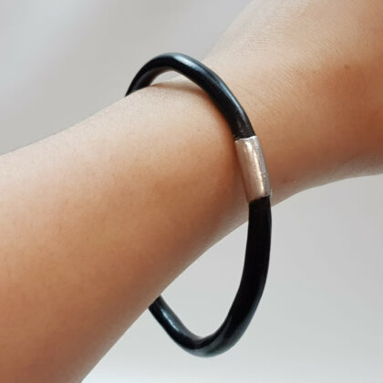 BLACK CORAL BANGLE #49471