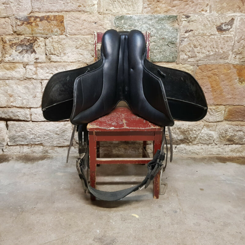 Bates Dressage & Show Horse Saddle - Made in New Zealand #44988