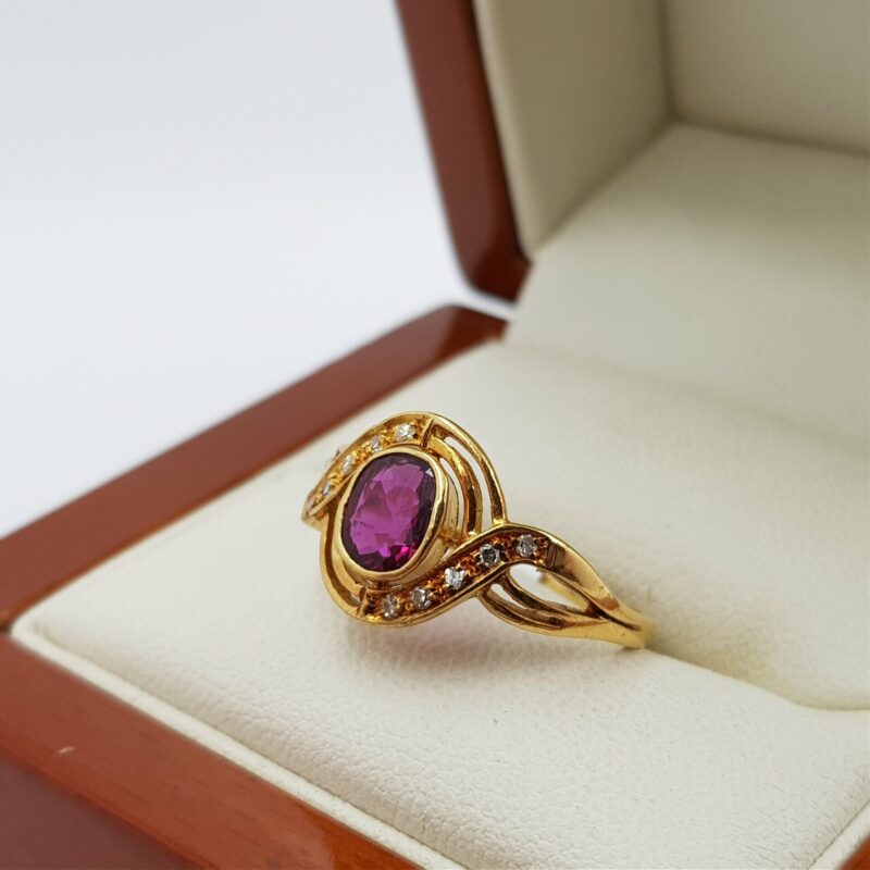 18ct Yellow Gold Oval Ruby & Diamond Ring Val $3150 Size N #53011