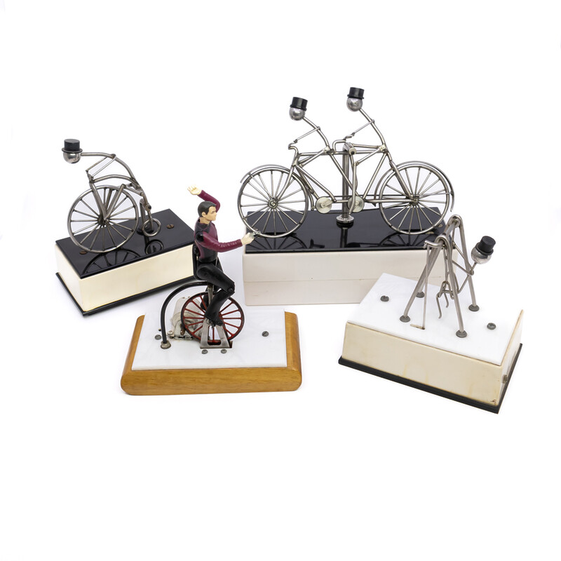 4x Assorted Vintage Motor Powered Desk Toys - Star Trek / Bikes #43554