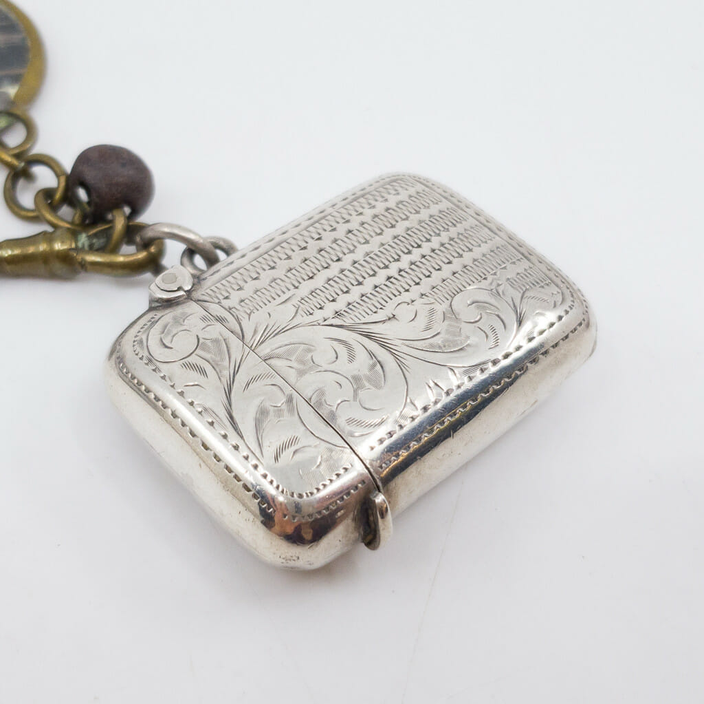 Antique Sterling Silver Vesta Case c/1903 Birmingham with Chain & Button #55847 Antique Sterling Silver Vesta Case c/1903 Birmingham with Chain & Button #55847 - Image 4