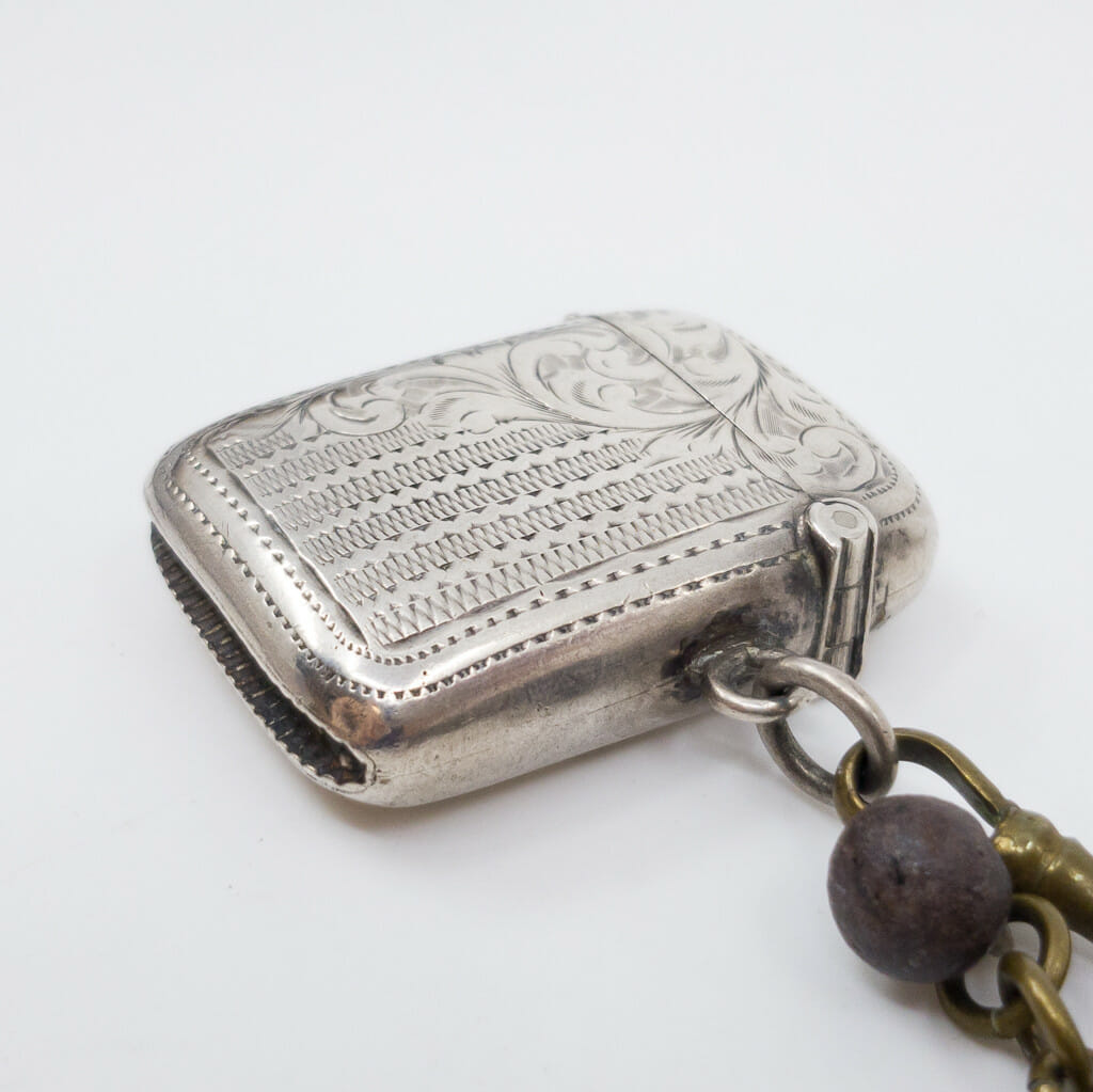 Antique Sterling Silver Vesta Case c/1903 Birmingham with Chain & Button #55847 Antique Sterling Silver Vesta Case c/1903 Birmingham with Chain & Button #55847 - Image 10
