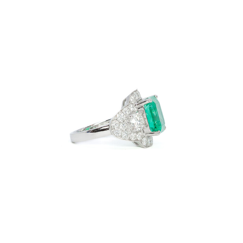 *New* 18ct Gold 5.7ct Natural Emerald & 2.65ct TDW Diamond Ring Val $59500 #56606