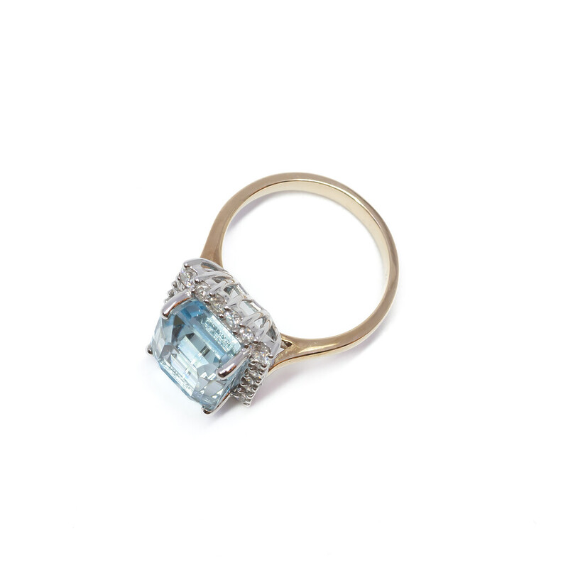 *New* 9ct Yellow Gold 7.15ct Aquamarine & Diamond Cocktail Ring Val $11450 N1/2 #52180