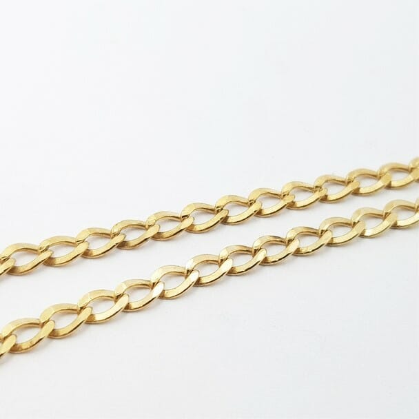 The curb gold necklace link type design.